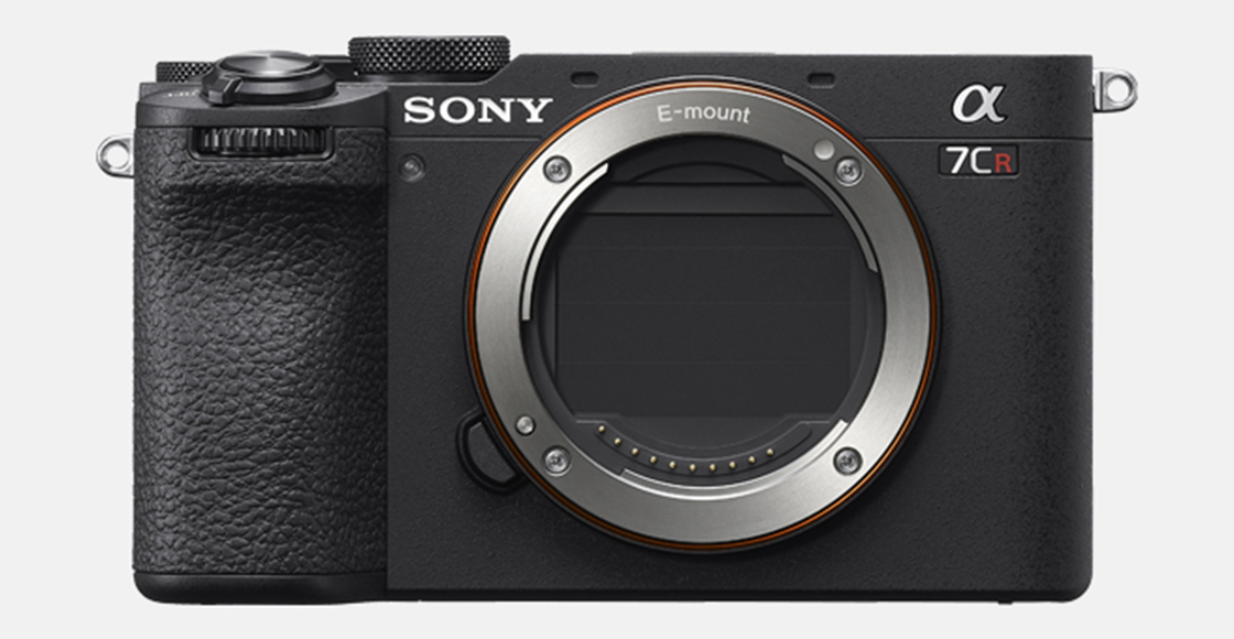 Imagen del producto en la que se muestra la vista frontal del cuerpo de la cámara con el obturador del sensor cerrado